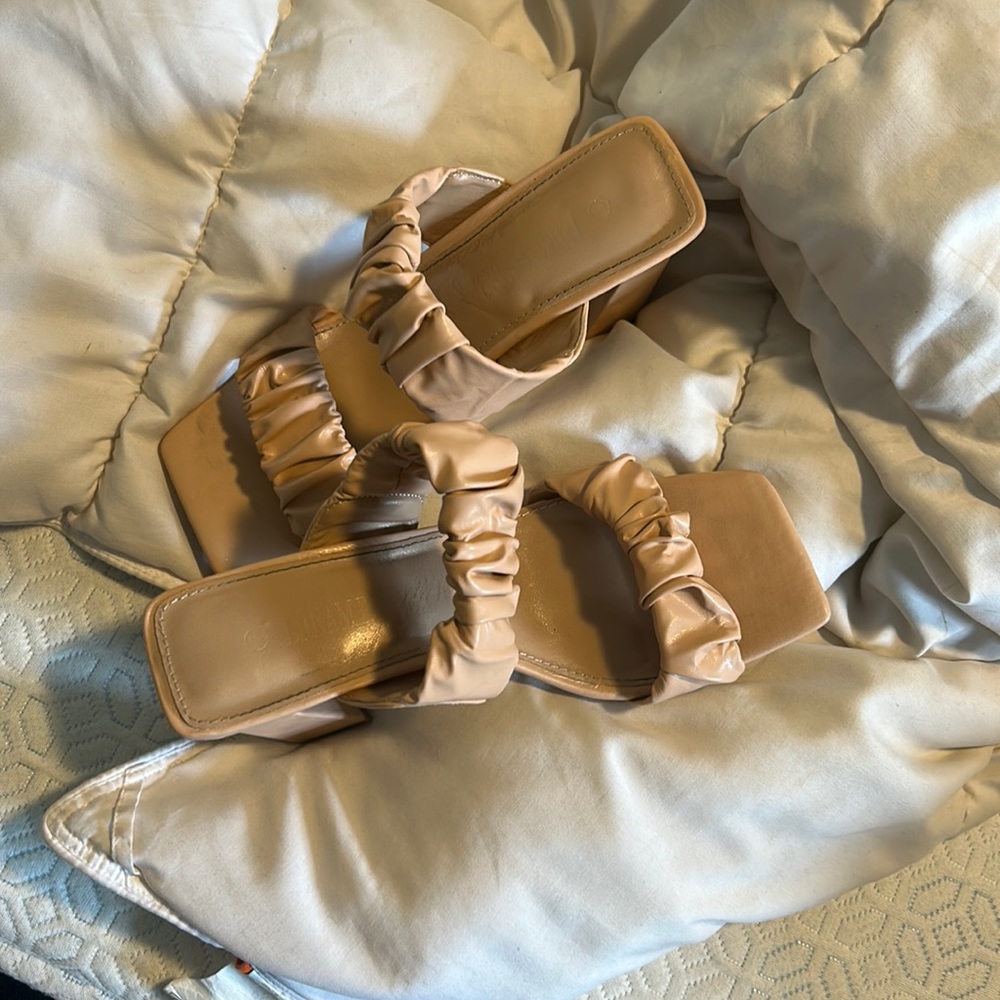 Amazon brand heals worn one time